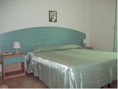 Imagen de la habitación del Hotel Rivabella. Foto 11