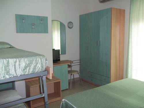 Imagen de la habitación del Hotel Rivabella. Foto 16