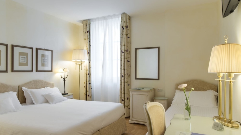 Imagen de la habitación del Hotel Rivalago. Foto 4