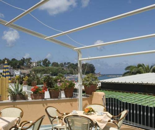 Imagen general del Hotel Rivamare, Ischia. Foto 6