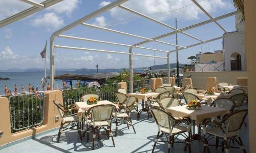 Imagen general del Hotel Rivamare, Ischia. Foto 9
