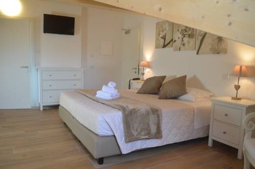 Imagen de la habitación del Hotel Rivamia. Foto 5