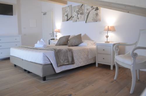 Imagen de la habitación del Hotel Rivamia. Foto 8