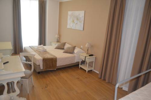 Imagen de la habitación del Hotel Rivamia. Foto 12