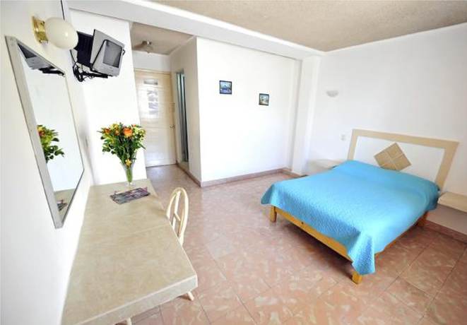 Imagen de la habitación del Hotel Rivemar. Foto 7