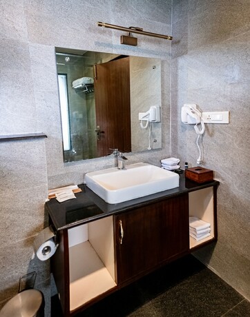 Imagen general del Hotel River Bank Jungle Resort. Foto 9