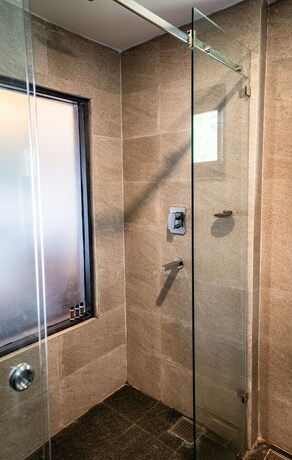 Imagen general del Hotel River Bank Jungle Resort. Foto 12