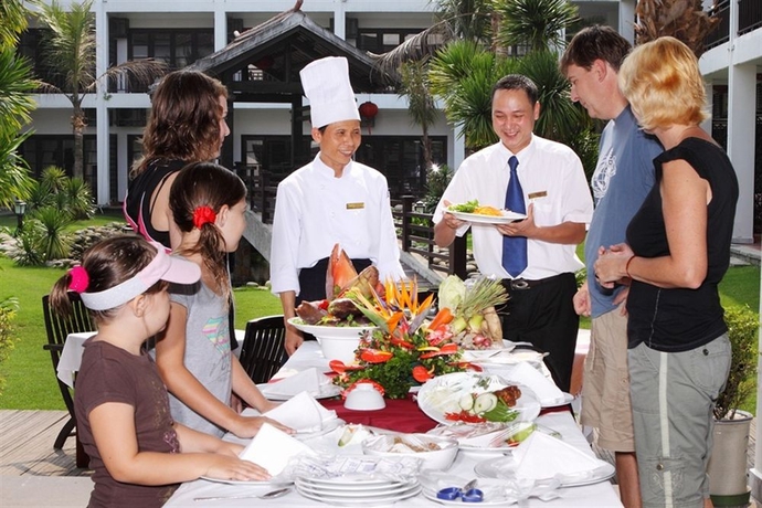 Imagen del bar/restaurante del Hotel River Beach Resort and Residences. Foto 1