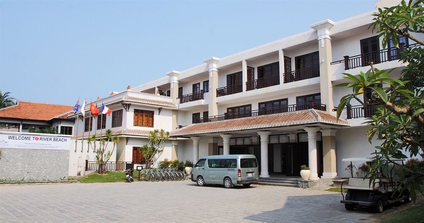 Imagen de los exteriores del Hotel River Beach Resort and Residences. Foto 13