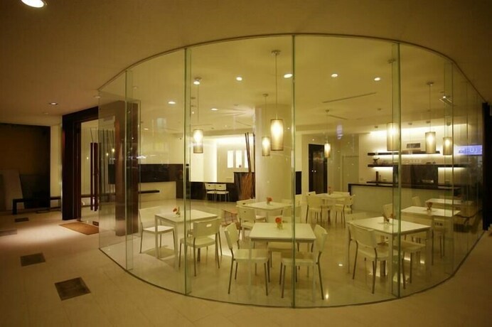 Imagen del bar/restaurante del Hotel River, Chiayi City. Foto 14