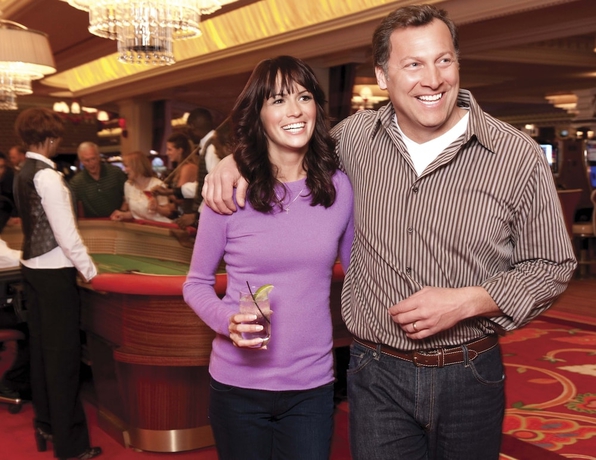 Imagen de los interiores del Hotel River City Casino and. Foto 17