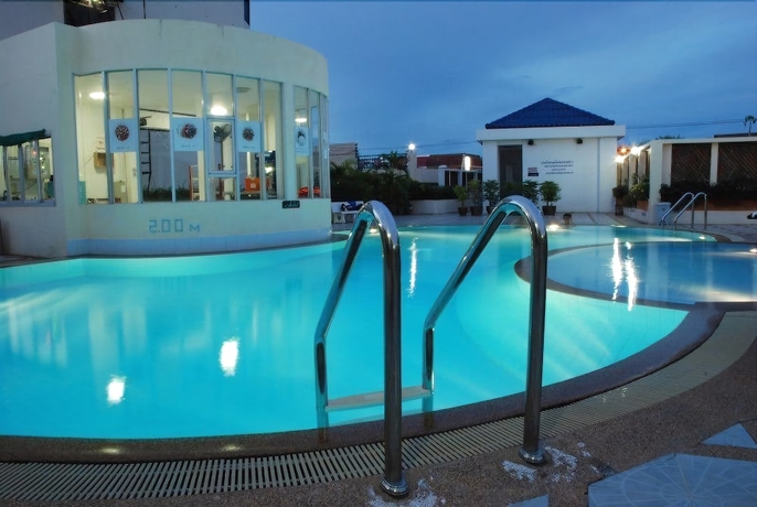 Imagen de la piscina del Hotel River City, Mukdahan. Foto 13