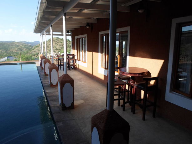 Imagen de los exteriores del Hotel River Crossing Lodge. Foto 11