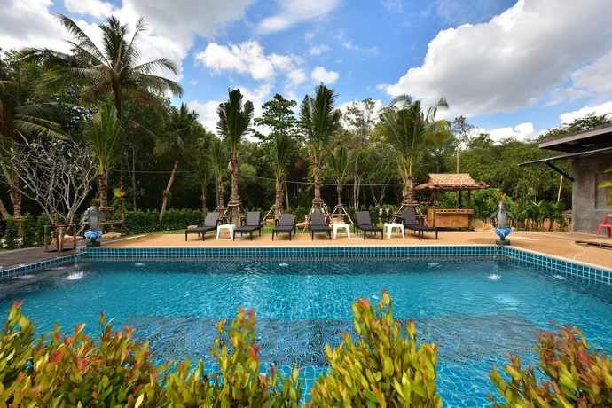 Imagen de la piscina del Hotel River Front Krabi. Foto 18