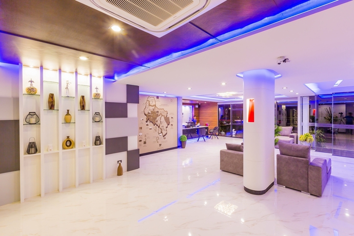 Imagen de los interiores del Hotel River Front Krabi. Foto 16