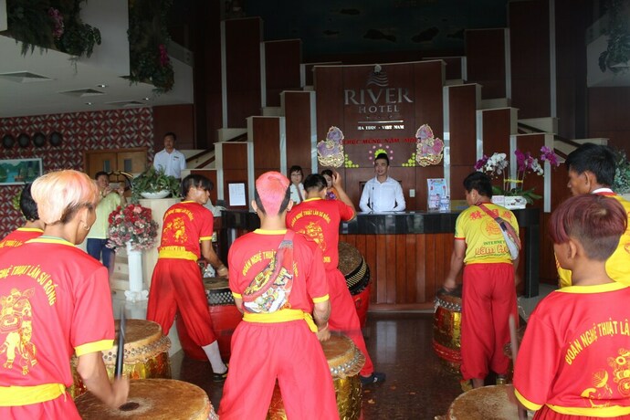 Imagen de los interiores del Hotel River, Ha Tien. Foto 33