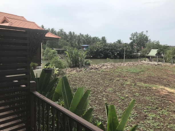 Imagen de la habitación del Hotel River Jam Amphawa. Foto 10