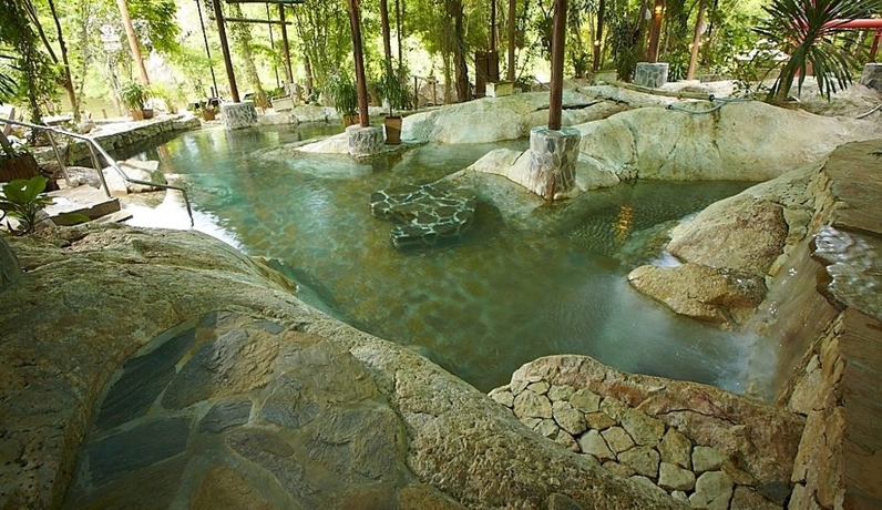 Imagen de la piscina del Hotel River Kwai Village. Foto 10
