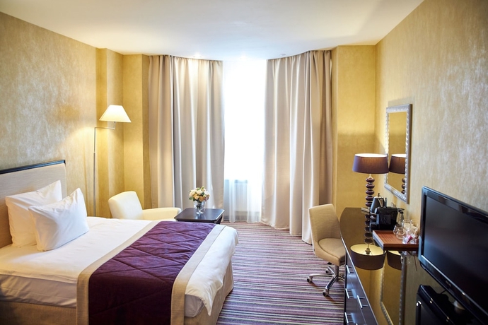 Imagen de la habitación del Hotel River Palace, San Petersburgo. Foto 10