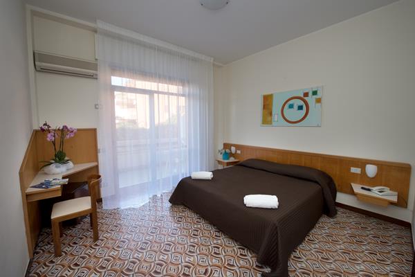 Imagen general del Hotel River Palace, Terracina. Foto 3