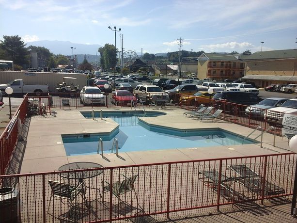 Imagen de la piscina del Hotel River Place Inn. Foto 16