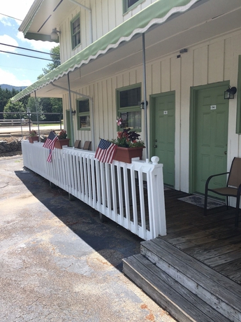 Imagen de los exteriores del Hotel River Point Lodge. Foto 10