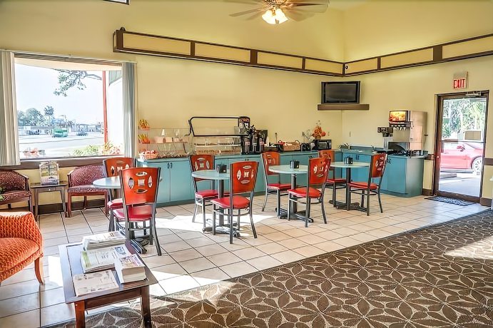 Imagen del bar/restaurante del Hotel River Side Inn. Foto 4