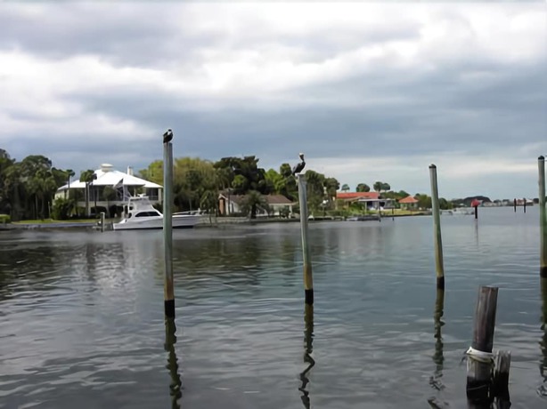 Imagen de los exteriores del Hotel River Side Inn. Foto 16