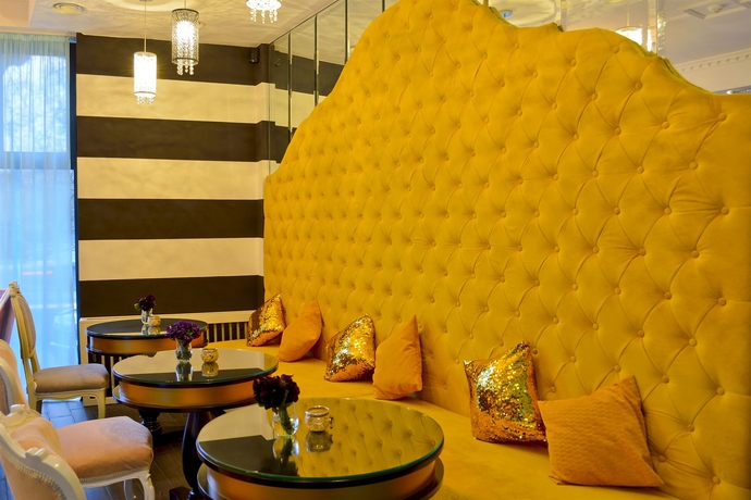 Imagen de los interiores del Hotel River Side, Tbilisi. Foto 16