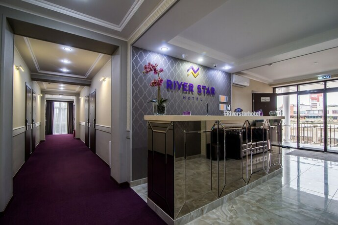 Imagen de los interiores del Hotel River Star. Foto 33