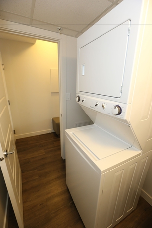 Imagen de los interiores del Hotel River Station Suite. Foto 19