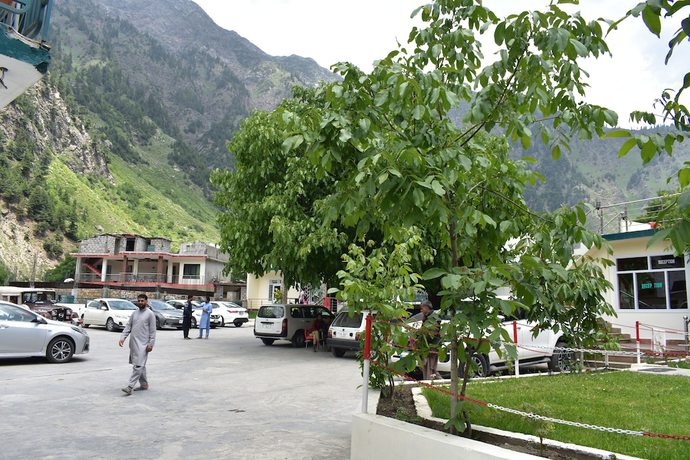 Imagen de los exteriores del Hotel River View Naran. Foto 10