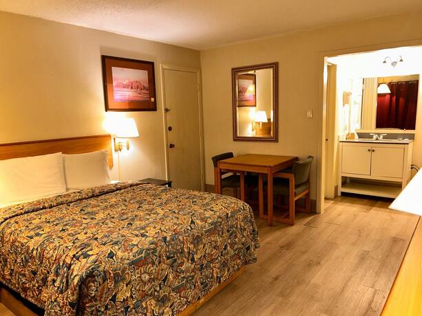 Imagen general del Hotel River forest inn. Foto 8