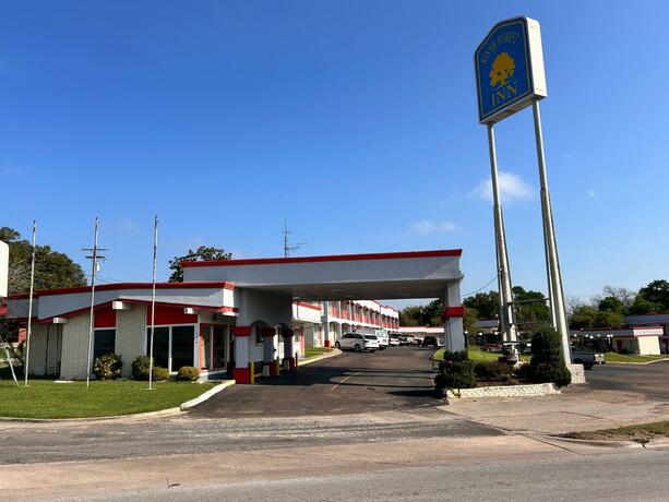 Imagen general del Hotel River forest inn. Foto 19