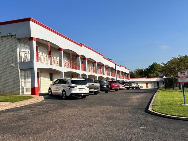 Imagen general del Hotel River forest inn. Foto 24