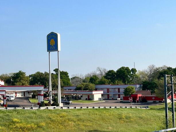 Imagen general del Hotel River forest inn. Foto 27