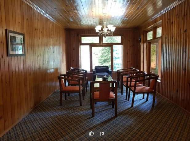 Imagen del bar/restaurante del Hotel RiverEdge Luxury Resort. Foto 7