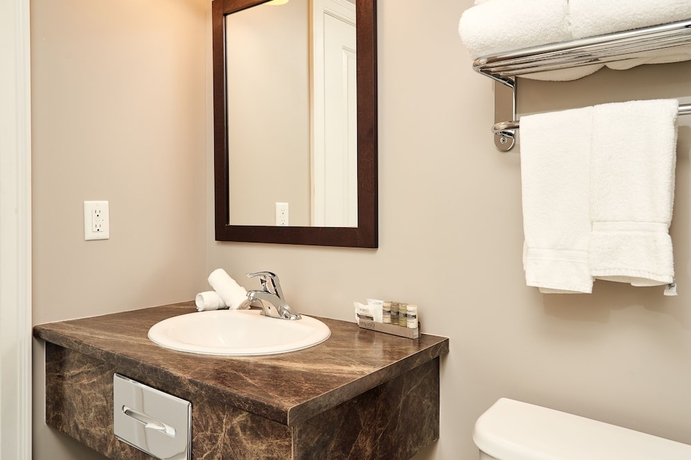 Imagen de la habitación del Hotel RiverRock Inn and Conference Centre. Foto 4