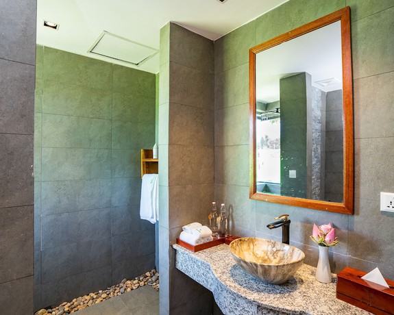 Imagen de la habitación del Hotel RiverTree Villa and Resort. Foto 13