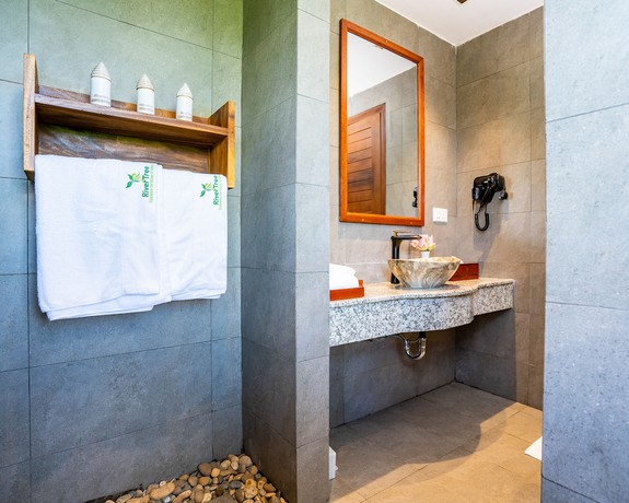 Imagen de la habitación del Hotel RiverTree Villa and Resort. Foto 16