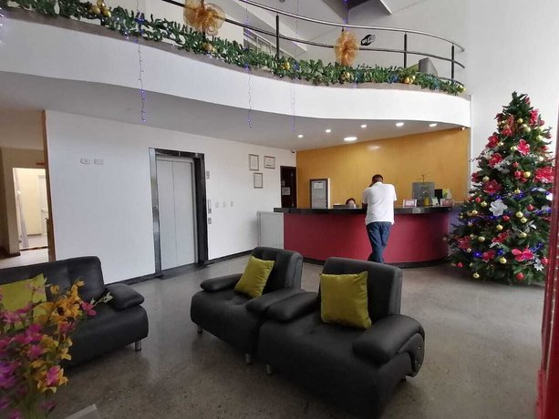 Imagen de los interiores del Hotel Rivera Central. Foto 18