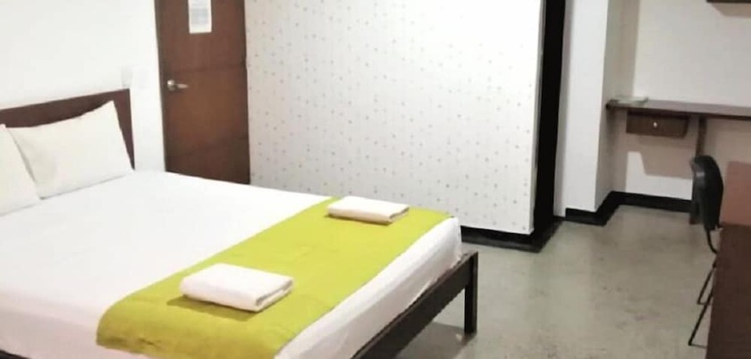 Imagen de la habitación del Hotel Rivera Central. Foto 14