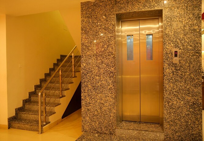Imagen de los interiores del Hotel Rivera Palace. Foto 21