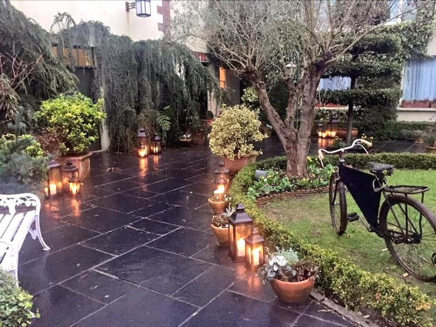 Imagen de los exteriores del Hotel Riverbank House. Foto 9