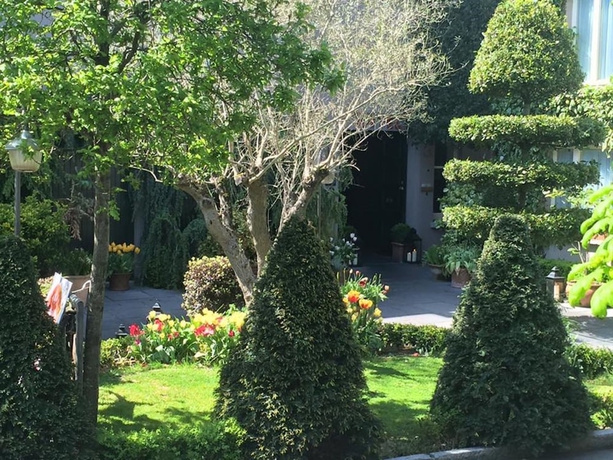 Imagen de los exteriores del Hotel Riverbank House. Foto 11