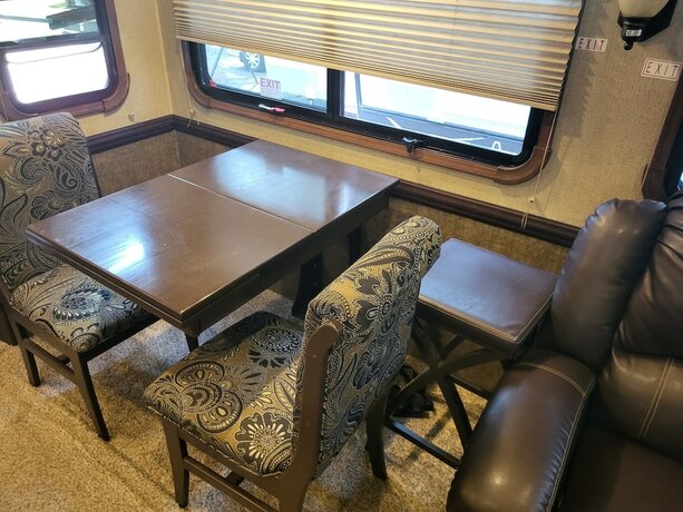 Imagen de la habitación del Hotel Riverbend Cottages and RV Resort. Foto 18