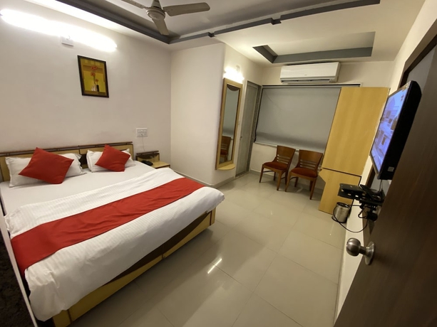 Imagen de la habitación del Hotel Riverfront, Ahmedabad. Foto 4