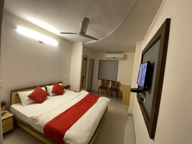 Imagen de la habitación del Hotel Riverfront, Ahmedabad. Foto 5