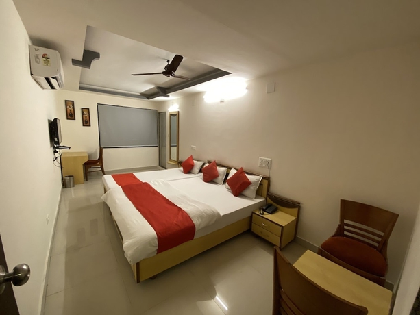 Imagen de la habitación del Hotel Riverfront, Ahmedabad. Foto 7