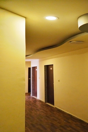 Imagen de los interiores del Hotel Riverfront, Ahmedabad. Foto 11